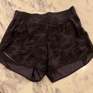 Lululemon hotty hot short